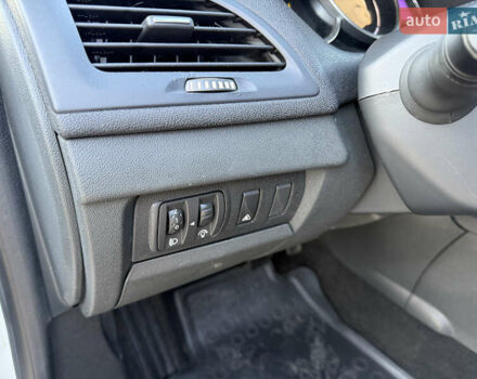 Белый Рено Меган, объемом двигателя 1.5 л и пробегом 257 тыс. км за 7200 $, фото 10 на Automoto.ua