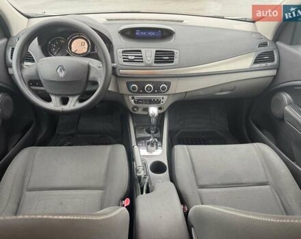 Білий Рено Меган, об'ємом двигуна 1.46 л та пробігом 240 тис. км за 6000 $, фото 11 на Automoto.ua