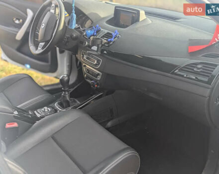 Білий Рено Меган, об'ємом двигуна 1.46 л та пробігом 261 тис. км за 7800 $, фото 6 на Automoto.ua