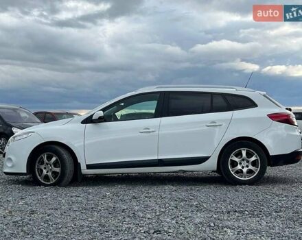 Белый Рено Меган, объемом двигателя 1.5 л и пробегом 240 тыс. км за 8190 $, фото 4 на Automoto.ua
