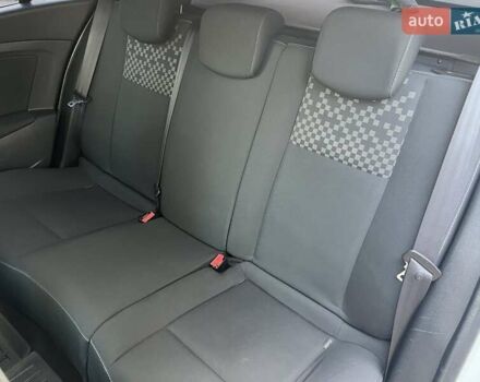 Белый Рено Меган, объемом двигателя 1.5 л и пробегом 310 тыс. км за 8300 $, фото 27 на Automoto.ua