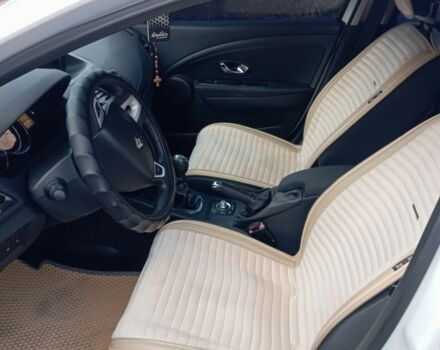 Белый Рено Меган, объемом двигателя 1.5 л и пробегом 233 тыс. км за 7800 $, фото 2 на Automoto.ua