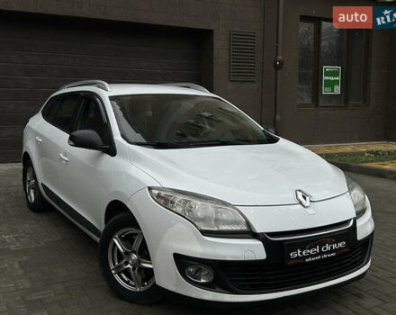 Белый Рено Меган, объемом двигателя 1.5 л и пробегом 266 тыс. км за 6599 $, фото 2 на Automoto.ua