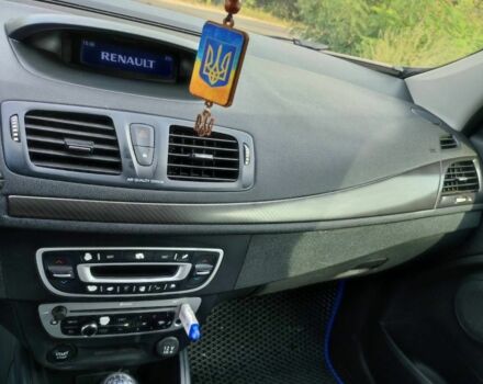 Белый Рено Меган, объемом двигателя 1.5 л и пробегом 295 тыс. км за 6499 $, фото 6 на Automoto.ua