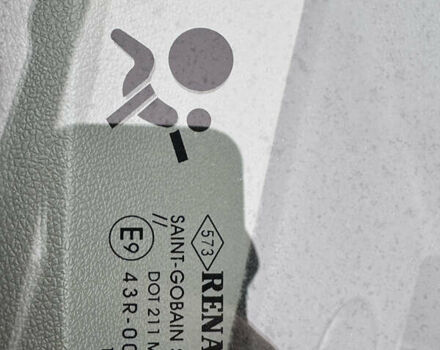 Білий Рено Меган, об'ємом двигуна 1.6 л та пробігом 235 тис. км за 7500 $, фото 48 на Automoto.ua