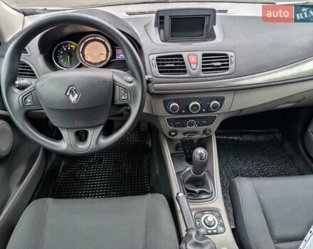 Белый Рено Меган, объемом двигателя 1.6 л и пробегом 57 тыс. км за 7750 $, фото 37 на Automoto.ua
