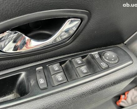 Білий Рено Меган, об'ємом двигуна 1.5 л та пробігом 240 тис. км за 8190 $, фото 15 на Automoto.ua