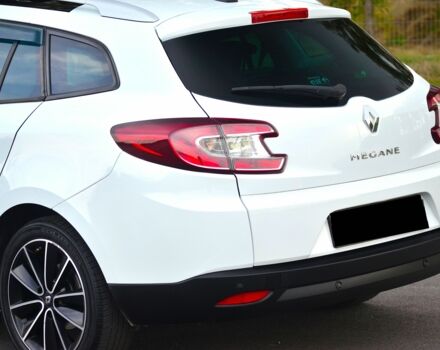 Белый Рено Меган, объемом двигателя 1.5 л и пробегом 162 тыс. км за 8555 $, фото 10 на Automoto.ua