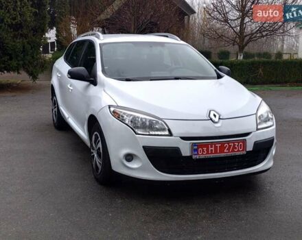 Белый Рено Меган, объемом двигателя 1.6 л и пробегом 57 тыс. км за 7750 $, фото 3 на Automoto.ua