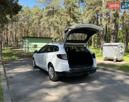 Білий Рено Меган, об'ємом двигуна 1.5 л та пробігом 210 тис. км за 6200 $, фото 11 на Automoto.ua