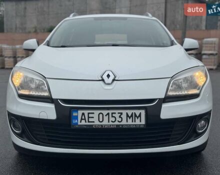 Рено Меган 2012 у Дніпро (Дніпропетровську) на Automoto.ua Білий Рено Меган, об'ємом двигуна 1.46 л та пробігом 240 тис. км за 6200 $, фото 2 на Automoto.ua
