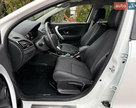 Білий Рено Меган, об'ємом двигуна 1.5 л та пробігом 228 тис. км за 8999 $, фото 94 на Automoto.ua