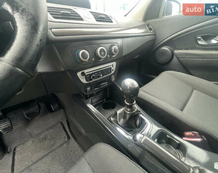 Белый Рено Меган, объемом двигателя 1.46 л и пробегом 255 тыс. км за 6500 $, фото 20 на Automoto.ua