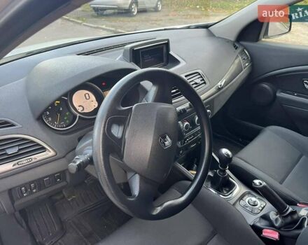 Белый Рено Меган, объемом двигателя 1.5 л и пробегом 310 тыс. км за 8300 $, фото 13 на Automoto.ua