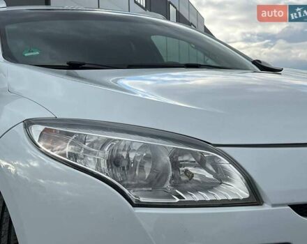 Белый Рено Меган, объемом двигателя 1.5 л и пробегом 240 тыс. км за 8190 $, фото 12 на Automoto.ua