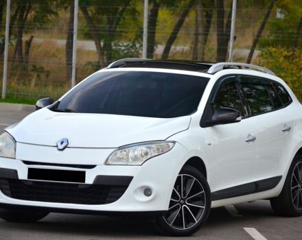 Белый Рено Меган, объемом двигателя 1.5 л и пробегом 162 тыс. км за 8555 $, фото 6 на Automoto.ua