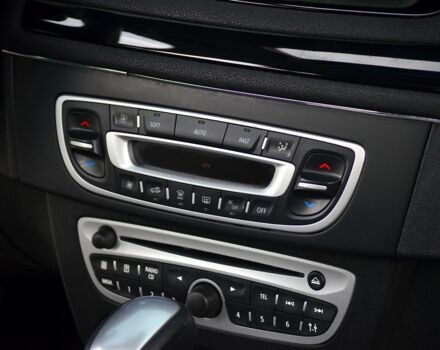 Белый Рено Меган, объемом двигателя 1.5 л и пробегом 162 тыс. км за 8555 $, фото 18 на Automoto.ua