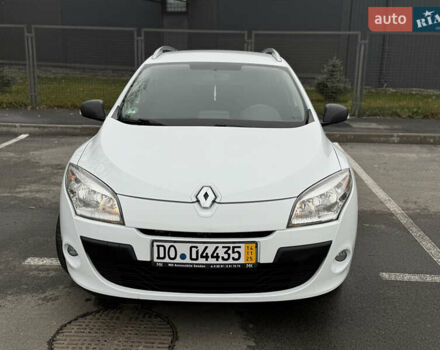 Білий Рено Меган, об'ємом двигуна 1.6 л та пробігом 235 тис. км за 7500 $, фото 2 на Automoto.ua