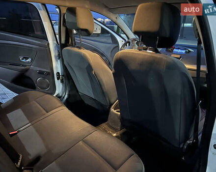 Білий Рено Меган, об'ємом двигуна 1.46 л та пробігом 304 тис. км за 6499 $, фото 20 на Automoto.ua