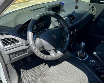 Білий Рено Меган, об'ємом двигуна 1.5 л та пробігом 264 тис. км за 7500 $, фото 4 на Automoto.ua