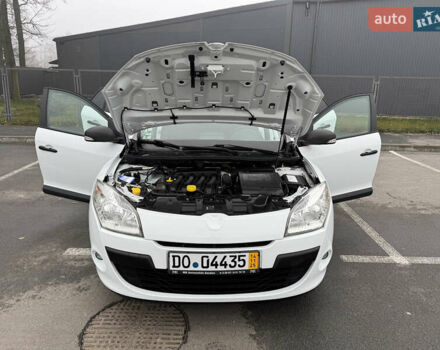 Білий Рено Меган, об'ємом двигуна 1.6 л та пробігом 235 тис. км за 7500 $, фото 37 на Automoto.ua