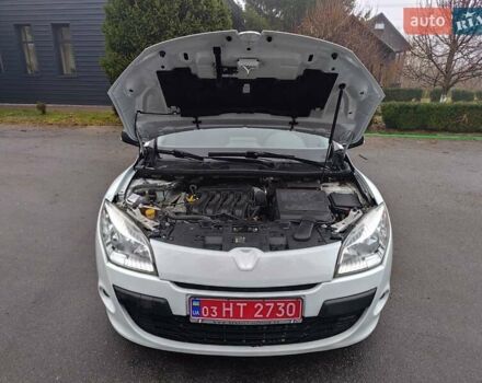 Белый Рено Меган, объемом двигателя 1.6 л и пробегом 57 тыс. км за 7750 $, фото 38 на Automoto.ua