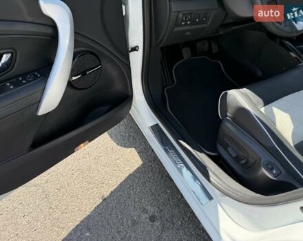 Белый Рено Меган, объемом двигателя 1.5 л и пробегом 225 тыс. км за 7699 $, фото 98 на Automoto.ua