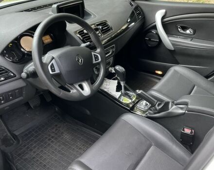 Белый Рено Меган, объемом двигателя 1.5 л и пробегом 240 тыс. км за 9900 $, фото 5 на Automoto.ua