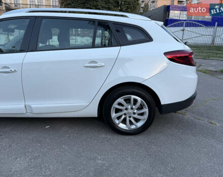 Белый Рено Меган, объемом двигателя 1.6 л и пробегом 180 тыс. км за 8700 $, фото 5 на Automoto.ua