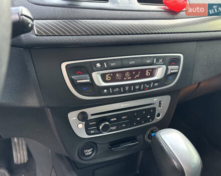 Білий Рено Меган, об'ємом двигуна 1.46 л та пробігом 260 тис. км за 7099 $, фото 8 на Automoto.ua