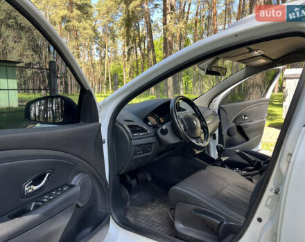 Белый Рено Меган, объемом двигателя 1.5 л и пробегом 210 тыс. км за 6500 $, фото 21 на Automoto.ua