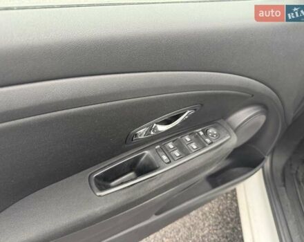 Білий Рено Меган, об'ємом двигуна 1.46 л та пробігом 240 тис. км за 6000 $, фото 13 на Automoto.ua