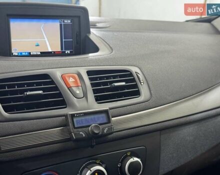 Білий Рено Меган, об'ємом двигуна 1.5 л та пробігом 270 тис. км за 6699 $, фото 4 на Automoto.ua