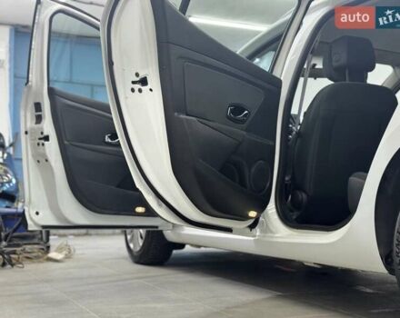 Білий Рено Меган, об'ємом двигуна 1.5 л та пробігом 270 тис. км за 6699 $, фото 79 на Automoto.ua