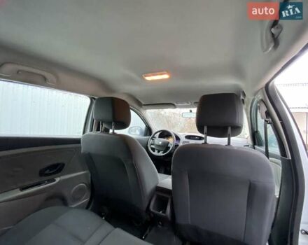 Білий Рено Меган, об'ємом двигуна 1.46 л та пробігом 243 тис. км за 7200 $, фото 5 на Automoto.ua