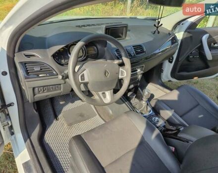Білий Рено Меган, об'ємом двигуна 1.46 л та пробігом 270 тис. км за 8900 $, фото 18 на Automoto.ua