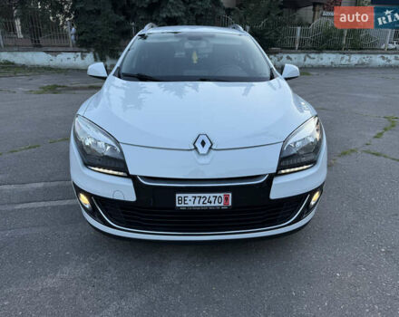 Белый Рено Меган, объемом двигателя 1.6 л и пробегом 180 тыс. км за 8700 $, фото 2 на Automoto.ua