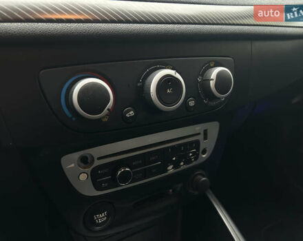 Белый Рено Меган, объемом двигателя 1.5 л и пробегом 266 тыс. км за 6599 $, фото 10 на Automoto.ua