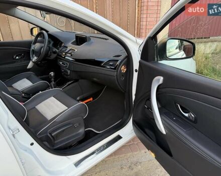 Белый Рено Меган, объемом двигателя 1.5 л и пробегом 225 тыс. км за 7699 $, фото 124 на Automoto.ua