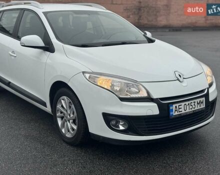 Рено Меган 2012 у Дніпро (Дніпропетровську) на Automoto.ua Білий Рено Меган, об'ємом двигуна 1.46 л та пробігом 240 тис. км за 6200 $, фото 1 на Automoto.ua