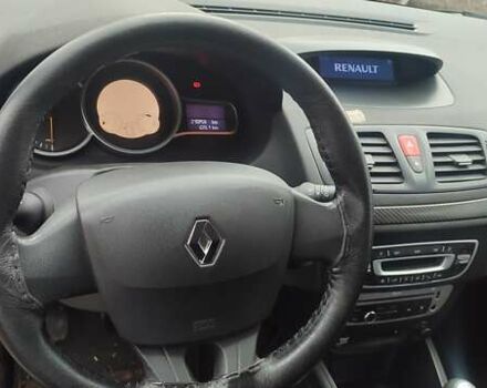 Белый Рено Меган, объемом двигателя 1.5 л и пробегом 210 тыс. км за 7200 $, фото 4 на Automoto.ua