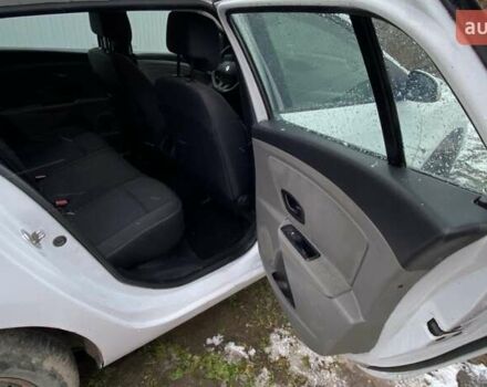 Білий Рено Меган, об'ємом двигуна 1.46 л та пробігом 243 тис. км за 7200 $, фото 4 на Automoto.ua