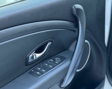 Белый Рено Меган, объемом двигателя 1.5 л и пробегом 225 тыс. км за 8600 $, фото 6 на Automoto.ua