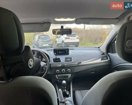 Белый Рено Меган, объемом двигателя 1.5 л и пробегом 310 тыс. км за 8300 $, фото 18 на Automoto.ua