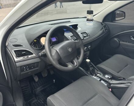 Белый Рено Меган, объемом двигателя 1.5 л и пробегом 231 тыс. км за 6500 $, фото 7 на Automoto.ua