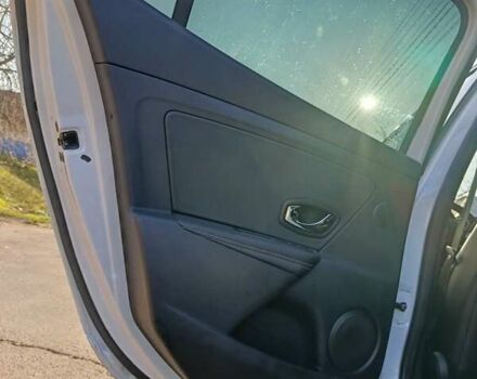 Белый Рено Меган, объемом двигателя 1.5 л и пробегом 217 тыс. км за 7000 $, фото 15 на Automoto.ua