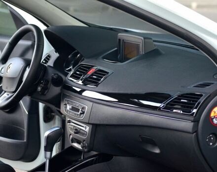 Белый Рено Меган, объемом двигателя 1.5 л и пробегом 162 тыс. км за 8555 $, фото 15 на Automoto.ua