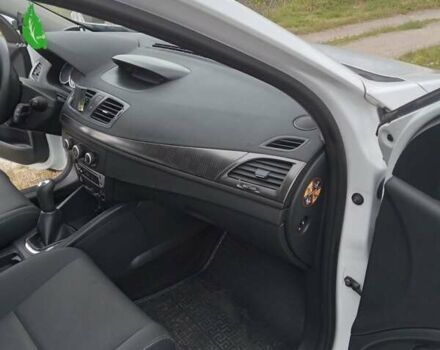 Белый Рено Меган, объемом двигателя 1.5 л и пробегом 200 тыс. км за 7600 $, фото 18 на Automoto.ua