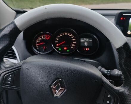 Белый Рено Меган, объемом двигателя 1.5 л и пробегом 264 тыс. км за 8200 $, фото 8 на Automoto.ua