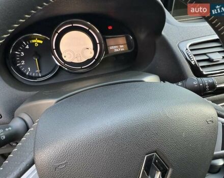 Белый Рено Меган, объемом двигателя 1.5 л и пробегом 225 тыс. км за 7699 $, фото 152 на Automoto.ua